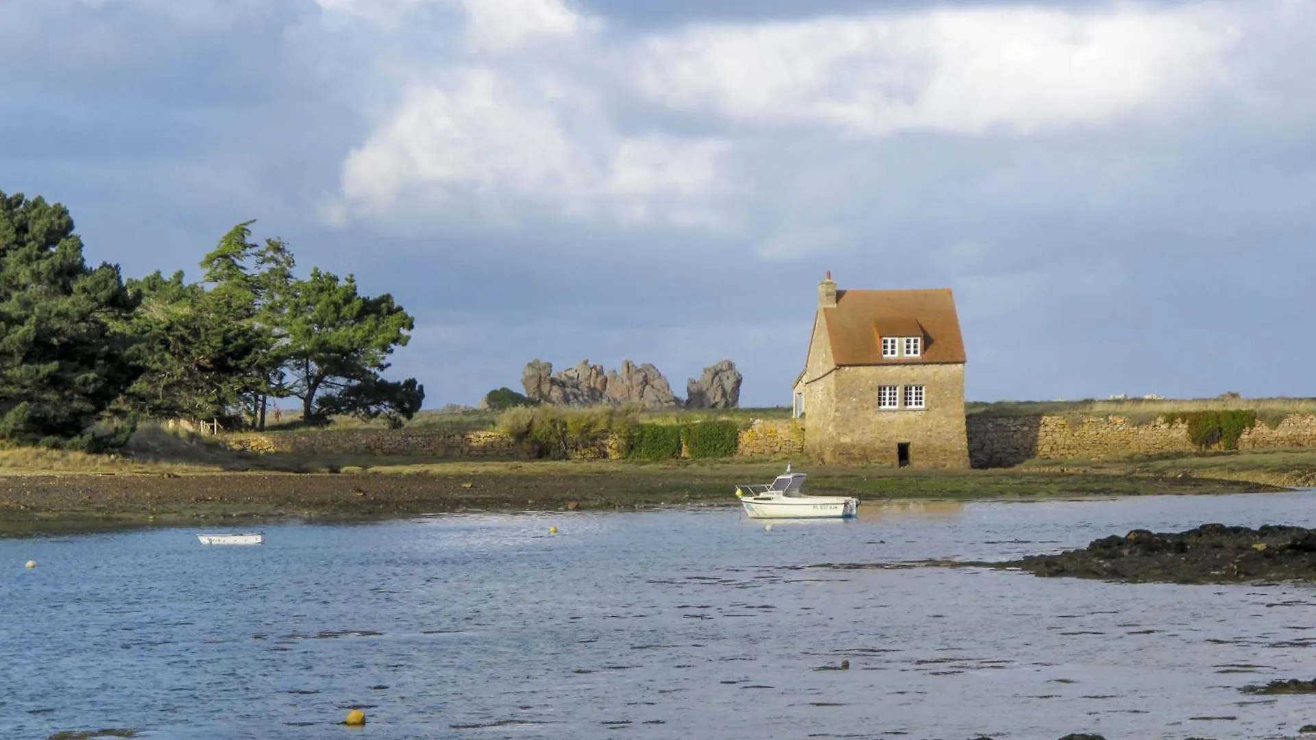 Holiday Home Kermorvan By Interhome Plougrescant